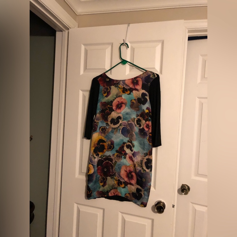 Women dress - never worn.